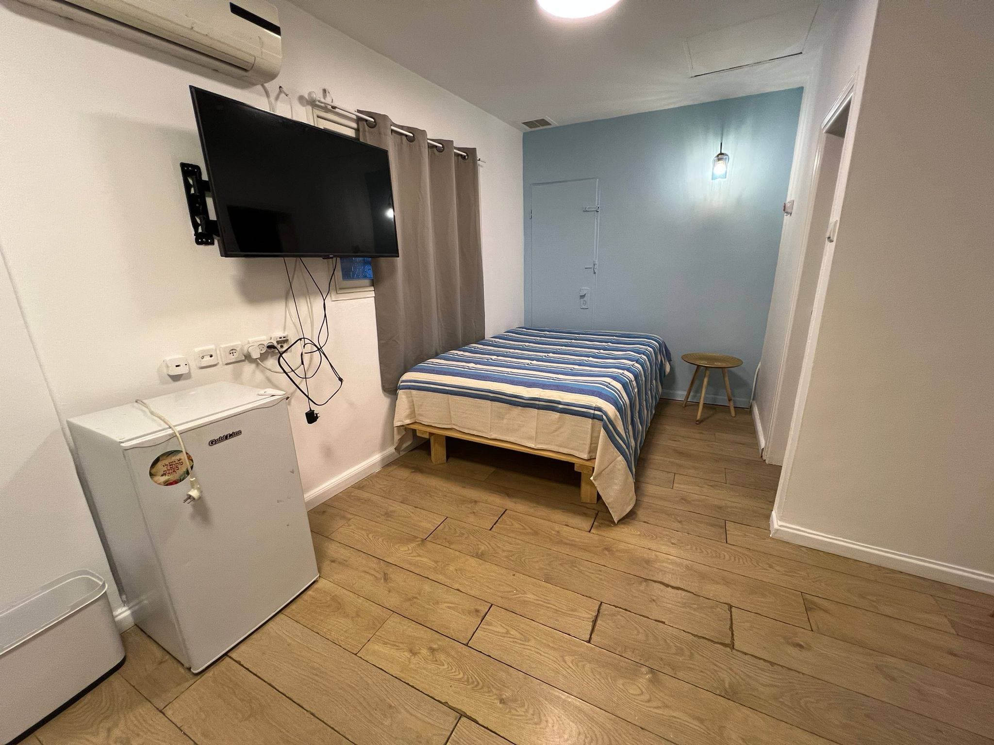 1 room rental in Jaffa