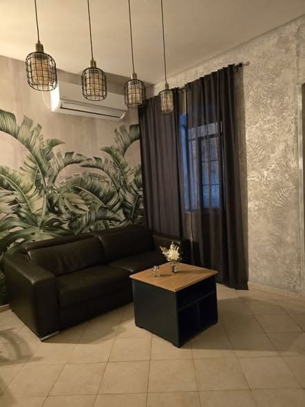 2 room rental in Neve Tzedek