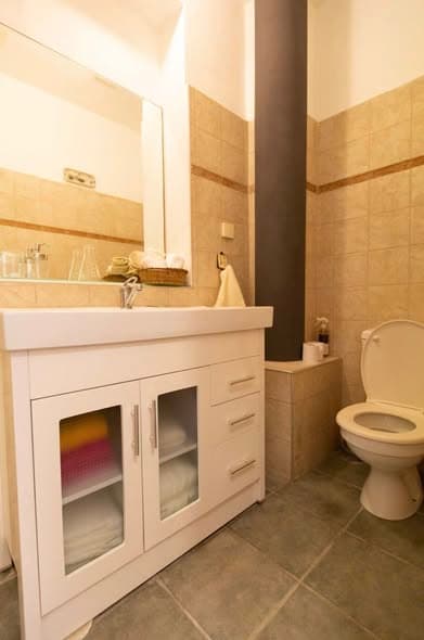 2 room rental in Neve Tzedek