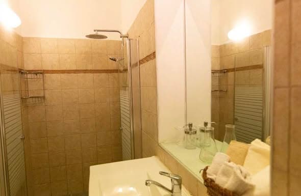2 room rental in Neve Tzedek