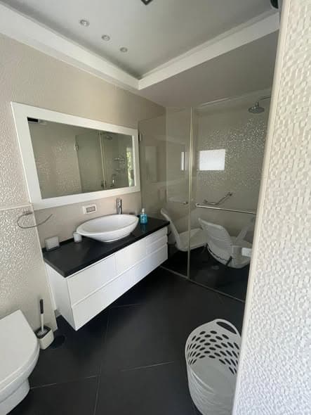 6 room rental in Old North