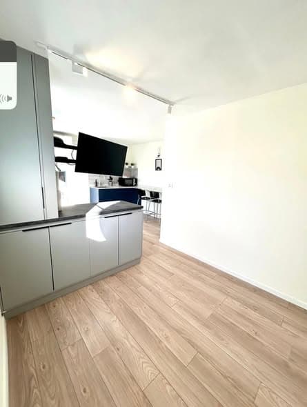 1 room rental in Neve Tzedek