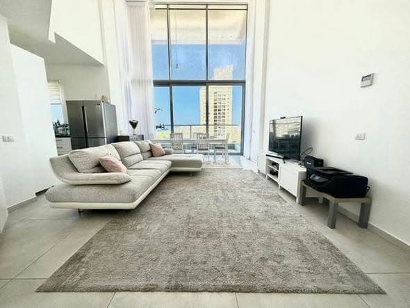 5.5 room rental in Ramat Aviv
