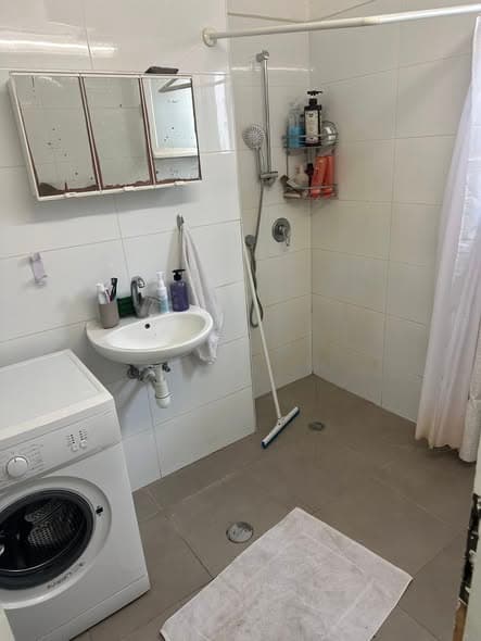 2 room rental in Old North - Photo 2