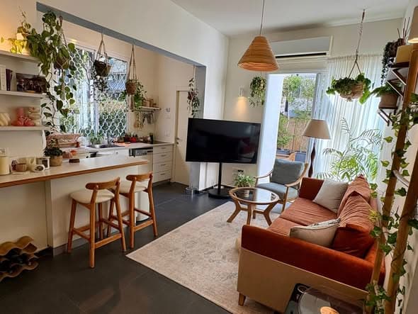 2 room rental in Old North - Photo 1