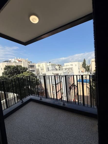 3 room rental in Lev HaIr - Photo 2