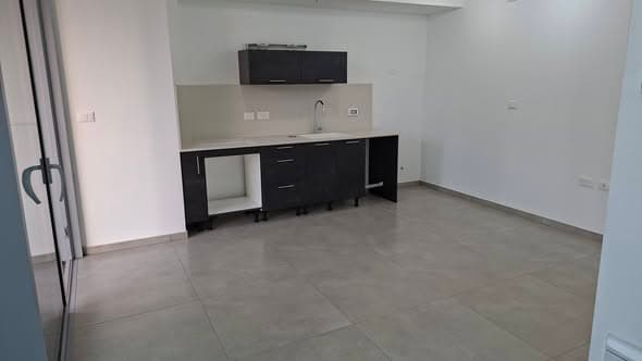 2 room rental in Lev HaIr - Photo 3