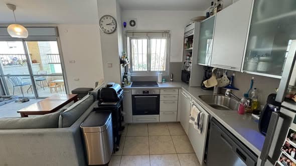 4 room rental in Ramat Aviv - Photo 2