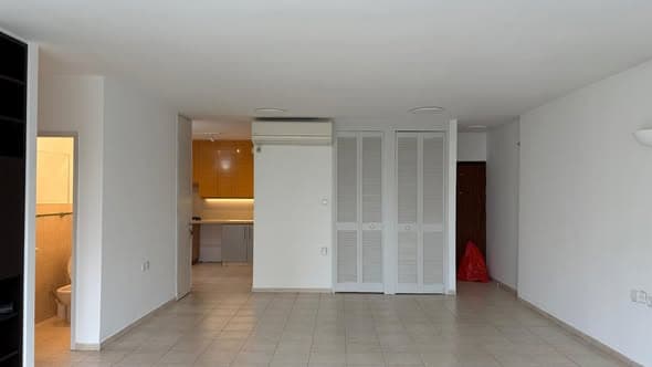 4 room rental in Ramat Aviv - Photo 2