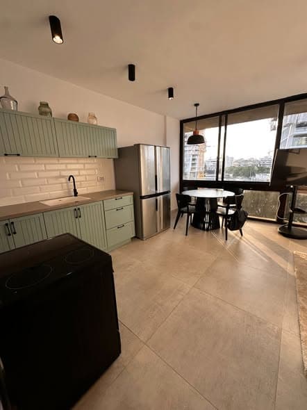 5 room rental in Old North - Photo 1