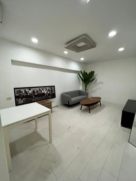 3 room rental in Old North - Photo 3