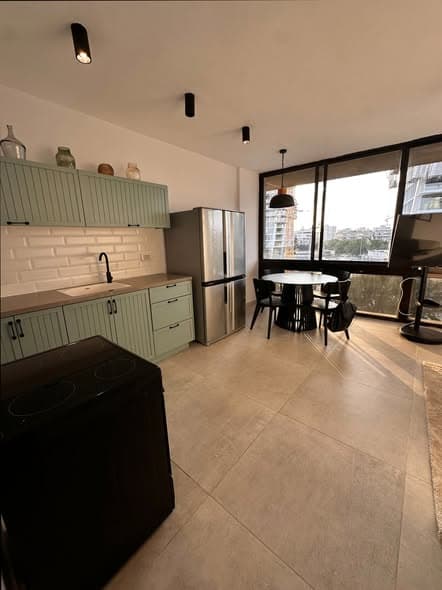 5 room rental in Old North - Photo 1