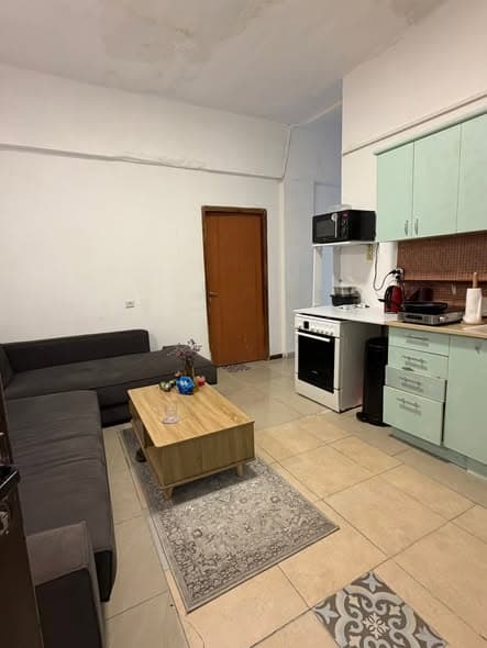 4 room rental in Florentin - Photo 4