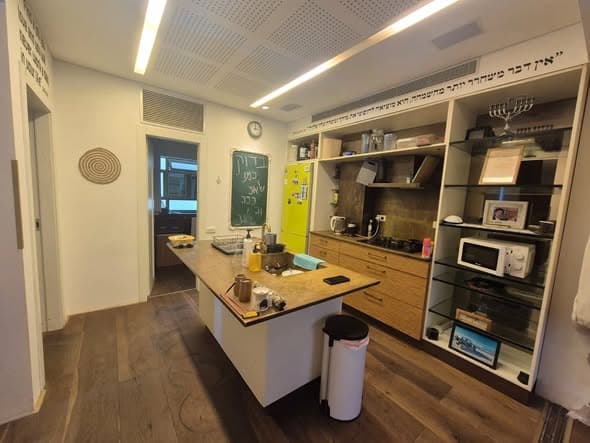 2 room rental in Old North - Photo 3