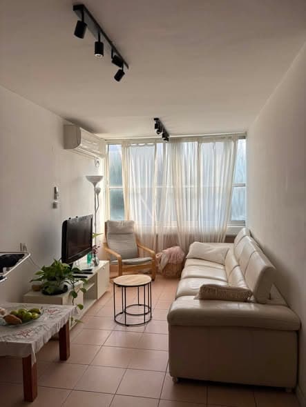 3 room rental in Ramat Aviv - Photo 2