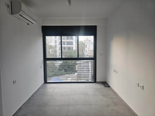 3 room rental in Lev HaIr - Photo 4