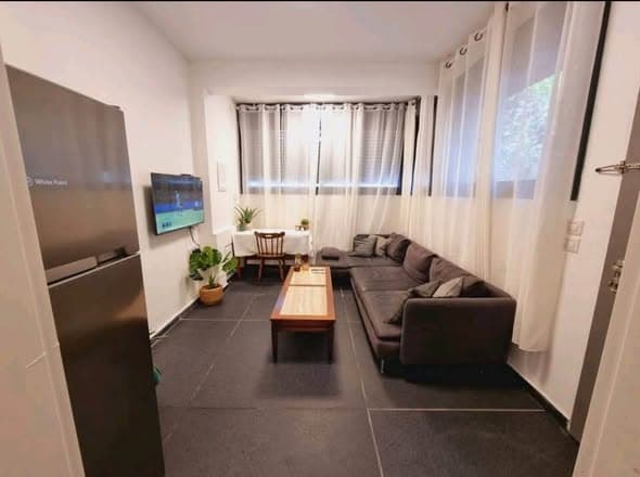 2 room rental in Florentin - Photo 1