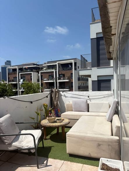 2 room rental in Florentin - Photo 2