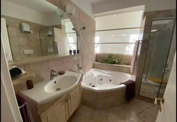3 room rental in Old North - Photo 3
