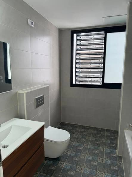 4 room rental in Old North - Photo 2