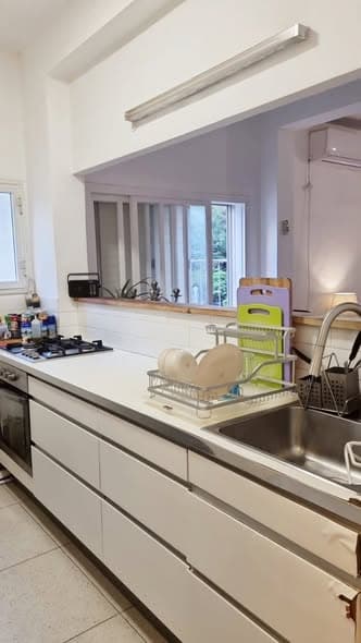 5 room rental in Old North - Photo 1