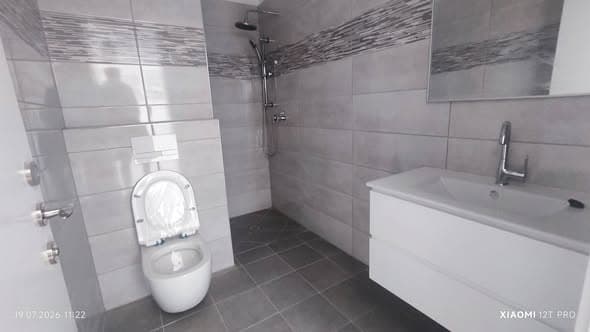  rental in Florentin - Photo 2