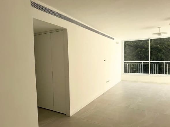 5 room rental in Old North - Photo 4