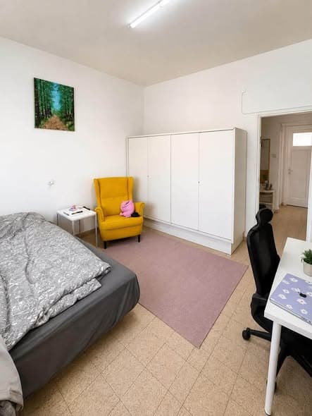 2 room rental in Old North - Photo 1