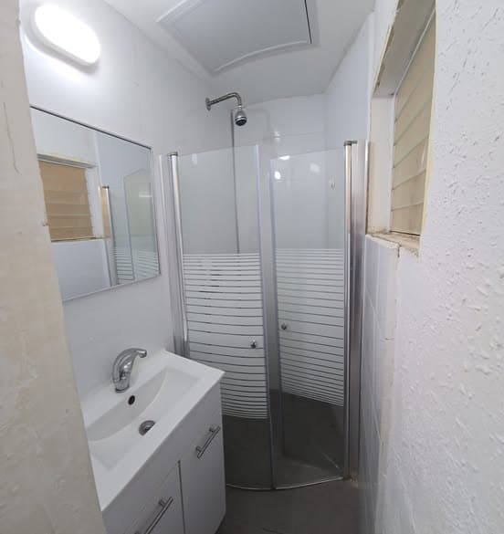 5 room rental in Old North - Photo 2
