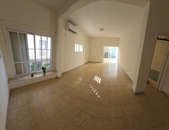 5 room rental in Old North - Photo 4