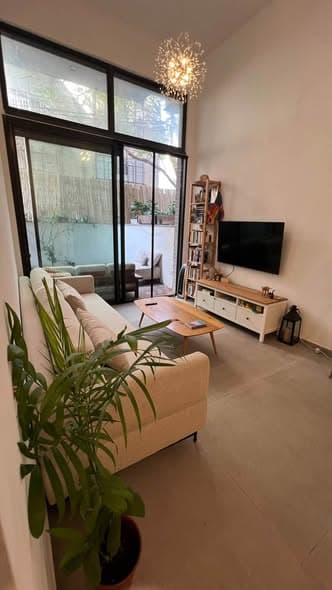 2 room rental in Florentin - Photo 1