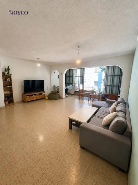 4 room rental in Old North - Photo 2