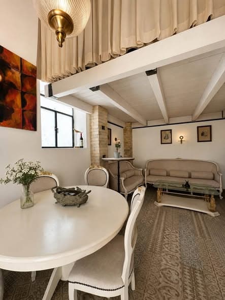 2 room rental in Neve Tzedek