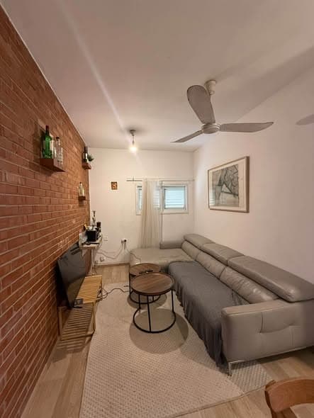 4 room rental in Old North - Photo 2