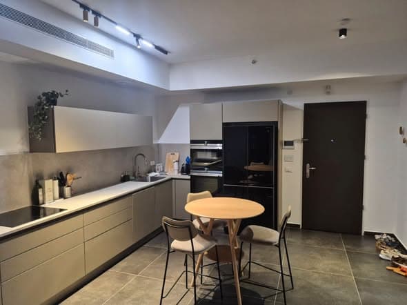 3 room rental in Lev HaIr - Photo 2