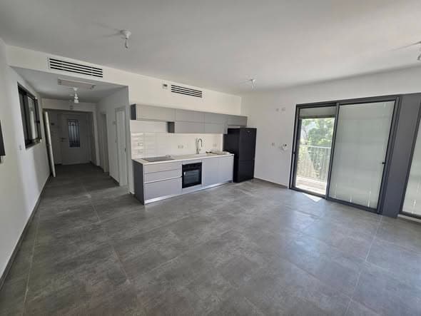 3 room rental in Lev HaIr - Photo 2