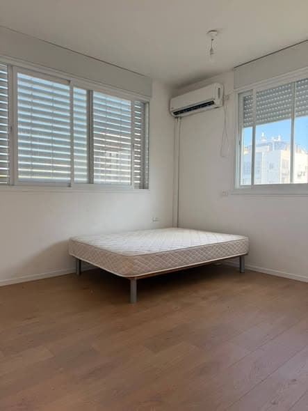4 room rental in Lev HaIr - Photo 1