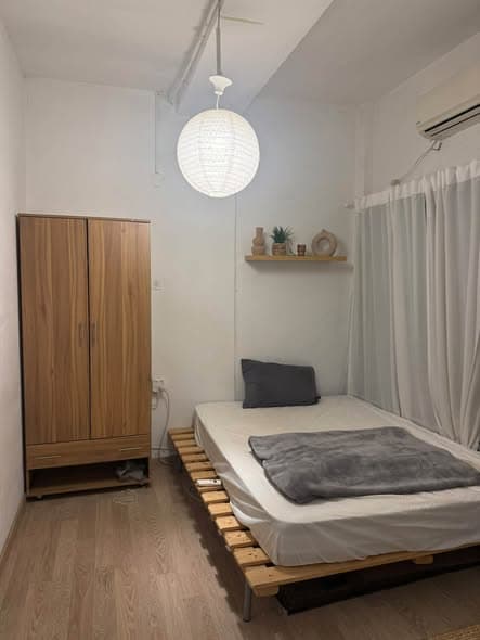 4 room rental in Old North - Photo 4