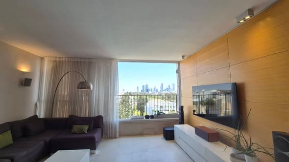 4 room rental in Old North - Photo 2