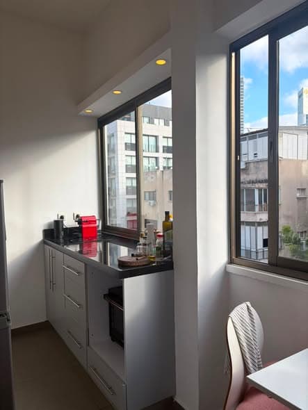 2 room rental in Florentin - Photo 2