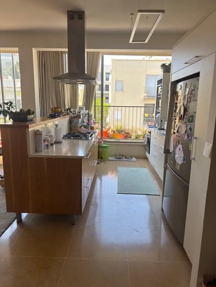 4 room rental in Old North - Photo 2