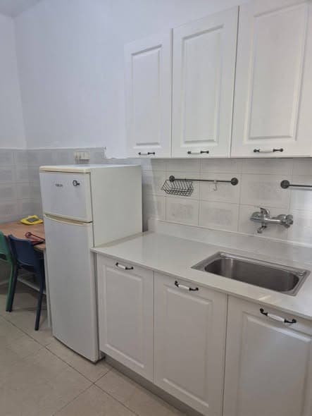2 room rental in Old North - Photo 1