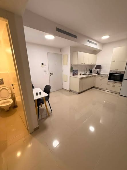 2 room rental in Florentin - Photo 2