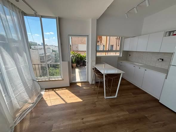 2 room rental in Old North - Photo 1