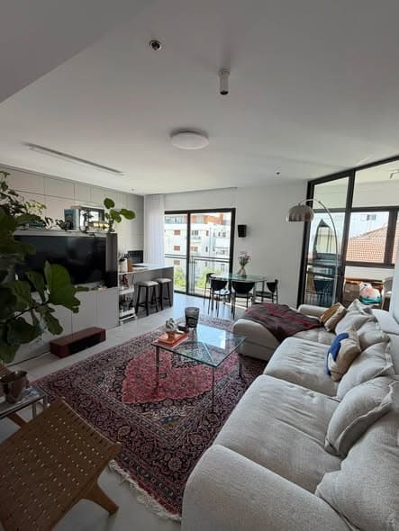 3 room rental in Lev HaIr