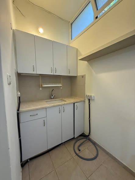 2 room rental in Old North - Photo 2