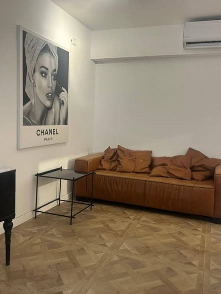 1 room rental in Neve Tzedek