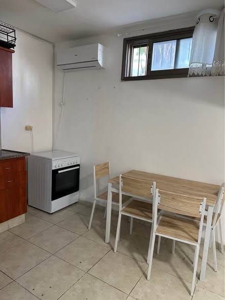 1 room rental in Kerem HaTeimanim