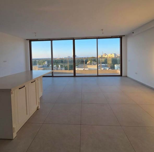 4 room rental in Old North