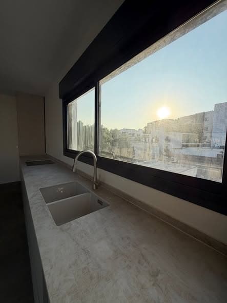 5 room rental in Old North